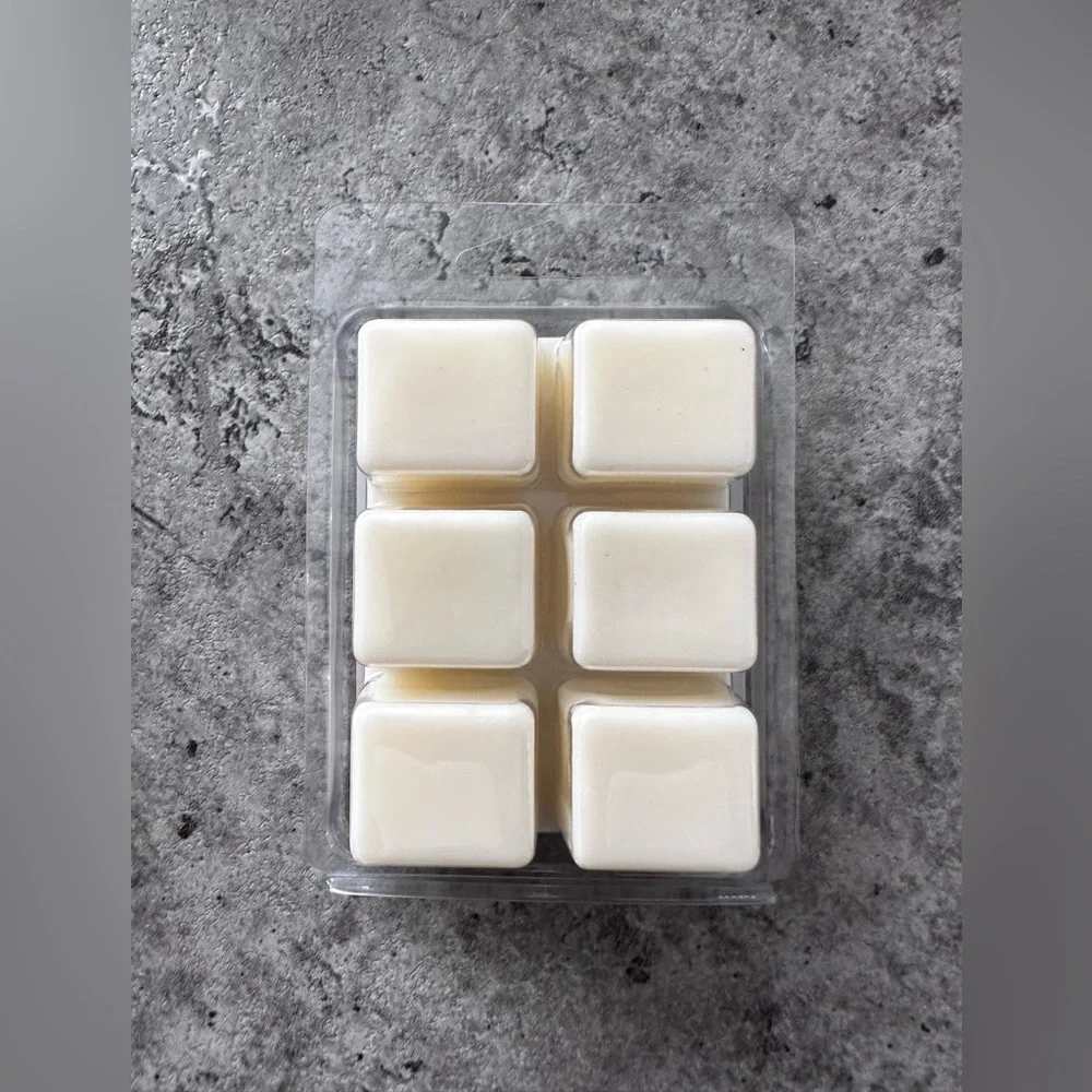 RUBY RED BERRIES Soy Wax Melts 75g - Picture 2 of 2